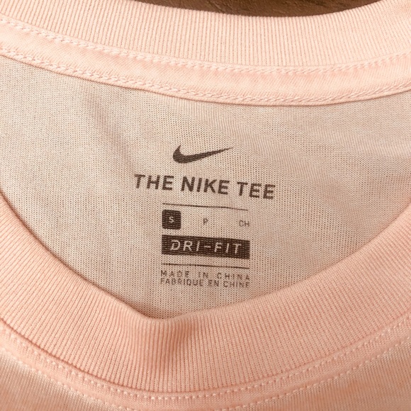 Nike Women’s Dri-Fit Training Workout Rose/Peach Tee Size S Short Sleeve Tee - Picture 3 of 7